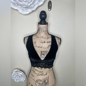 NTM: Auden Black Velour Lace Bralette Size Small Unlined Criss Cross Back